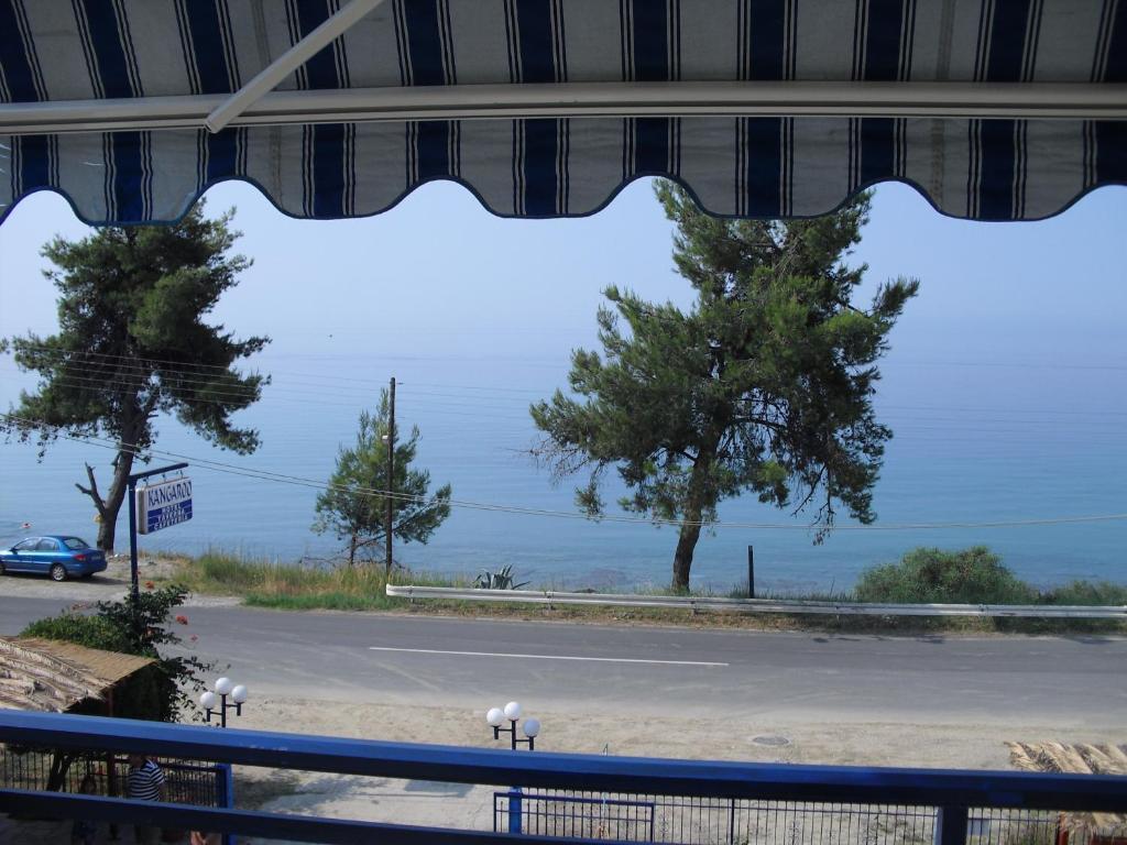 مولا كاليفا Kangaroo Hotel الغرفة الصورة