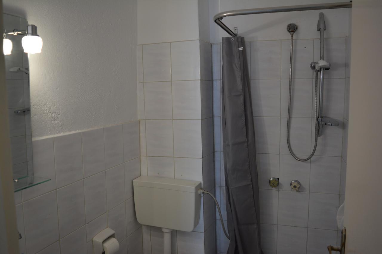 مولا كاليفا Kangaroo Hotel المظهر الخارجي الصورة