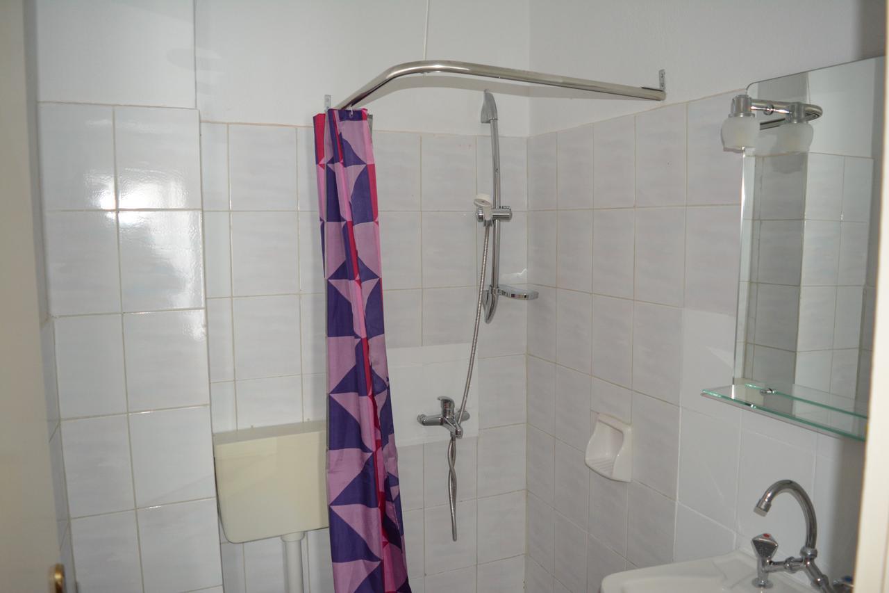 مولا كاليفا Kangaroo Hotel المظهر الخارجي الصورة